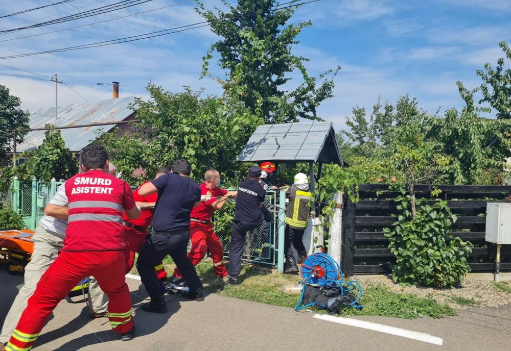 Un bărbat în vârstă de 58 de ani a murit după ce a căzut într-o fântână