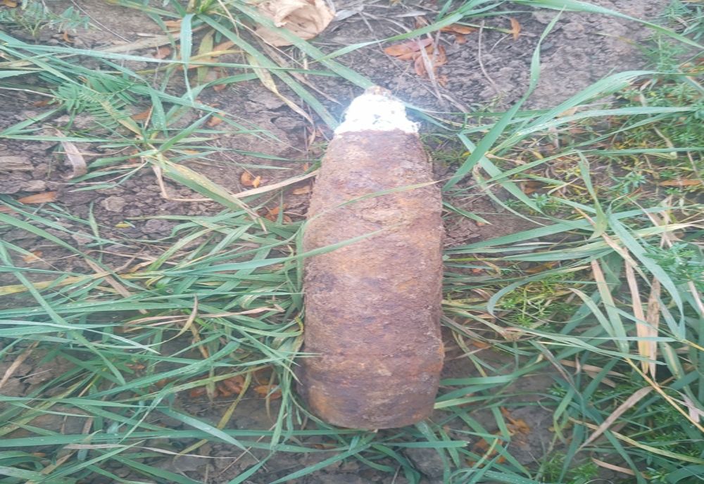 Proiectil neexplodat din Al Doilea Război Mondial, descoperit la Grumăzești