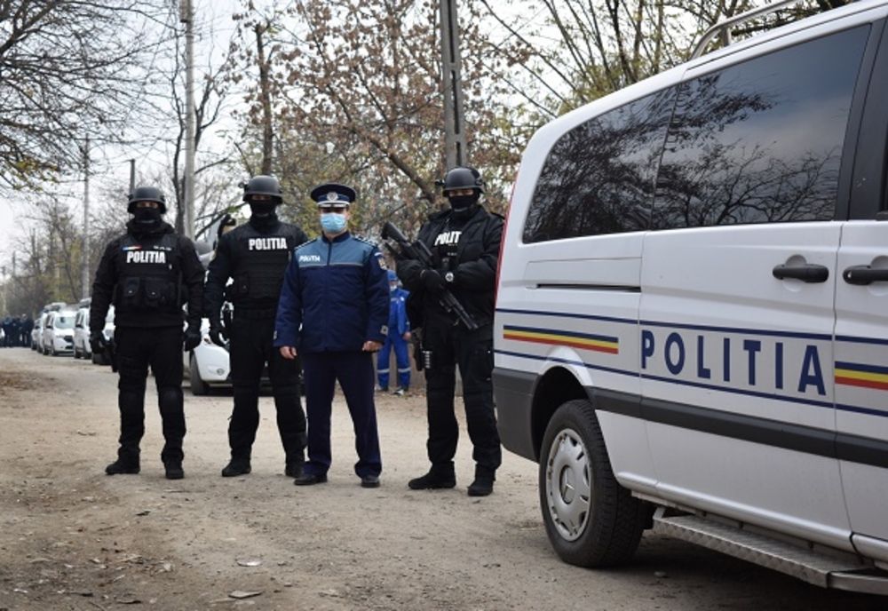 Au ascuns un condamnat la închisoare în casă. Acum sunt cercetați pentru tăinuire