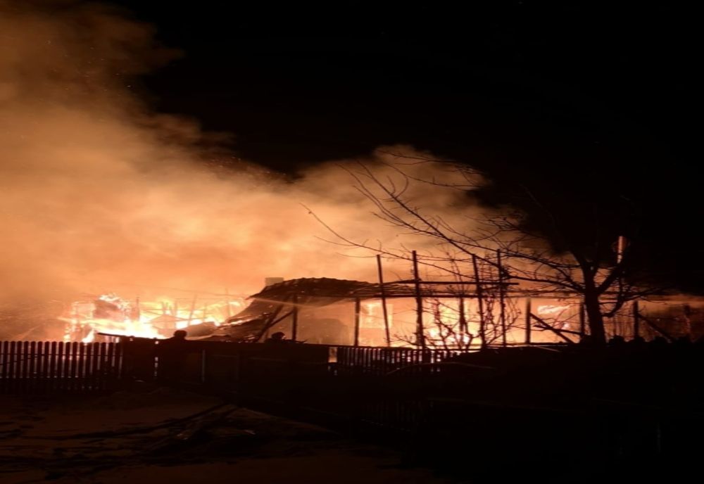 Incendiu violent în Neamț! 4 ore de luptă cu flăcările!