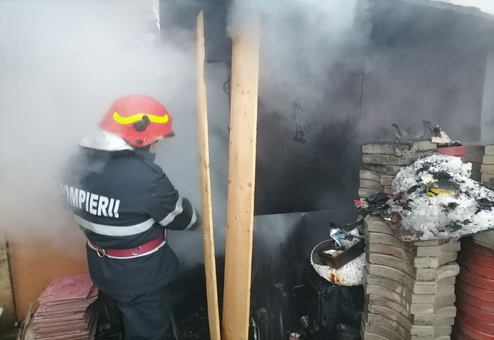 Gospodărie făcută scrum de un incendiu