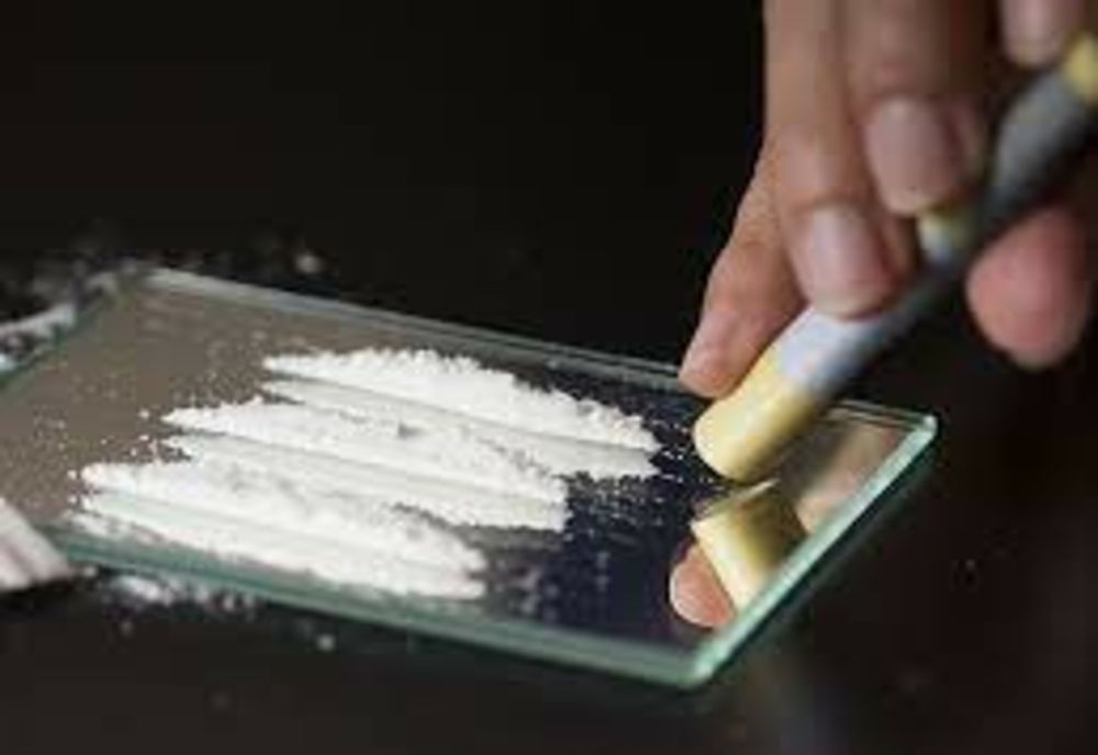 Prins drogat cu cocaină la volan