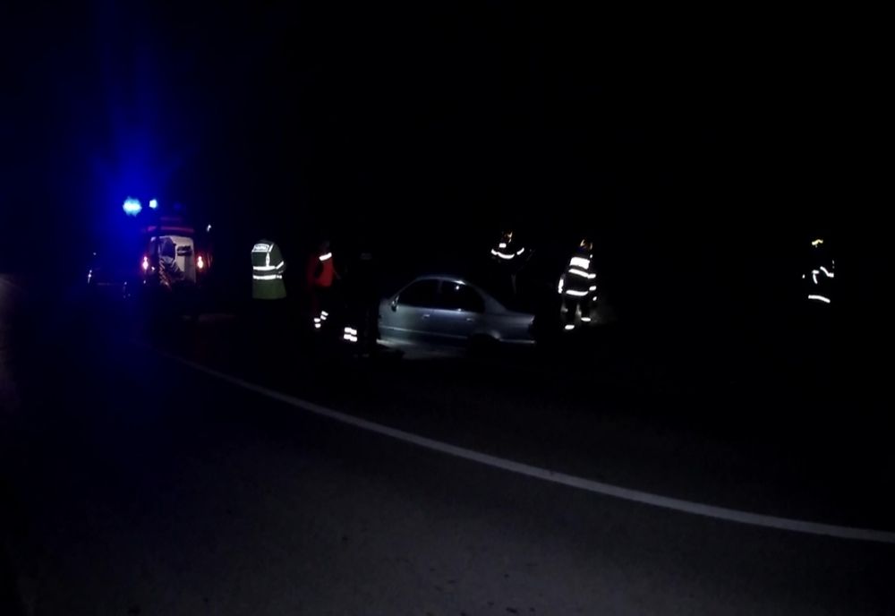 Un bărbat a ajuns la spital după ce a intrat cu mașina într-un șanț