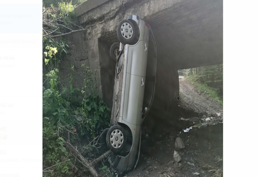 Un șofer a plonjat cu mașina în albia unui pârâu