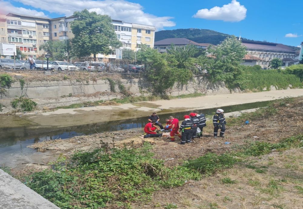 Piatra Neamț. Un bărbat a fost scos mort din râul Bistrița