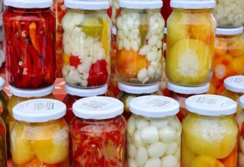 Cum se face saramura perfectă pentru murături. Nu se vor mai strica niciodată cu acest truc