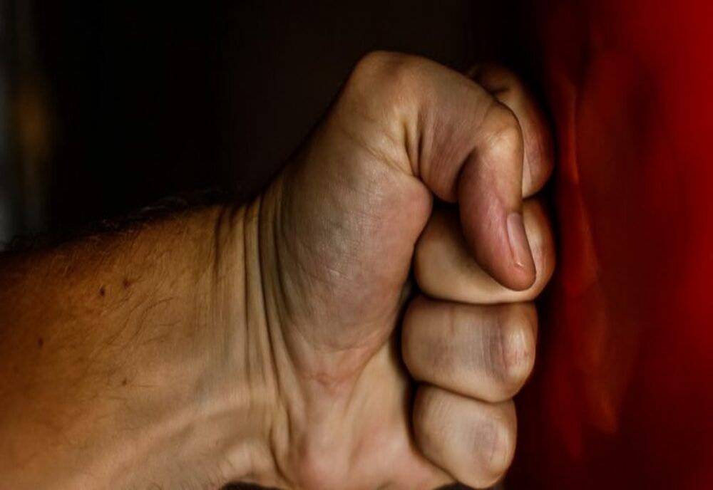 Control judiciar 60 de zile pentru un bărbat violent din Gherăiești