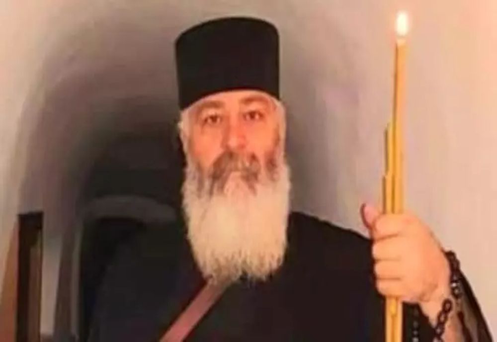 Trecutul deloc monahal al Părintelui Calistrat. În 2003 a bătut un cal până l-a omorât