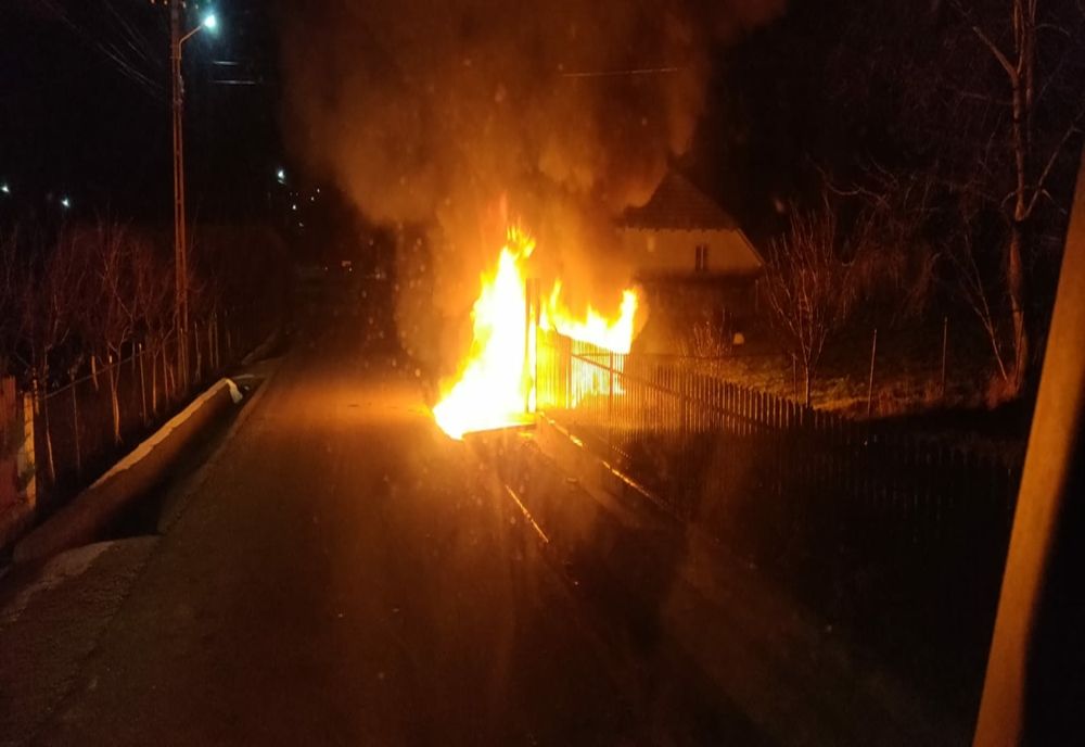 Mașină făcută scrum la Bălțătești- FOTO