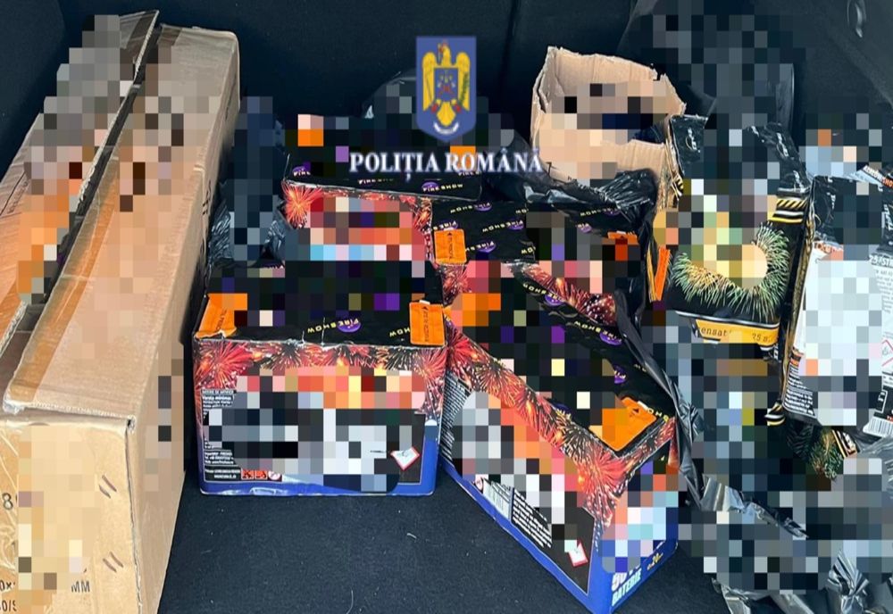 Aproximativ 60 de kg de articole pirotehnice, confiscate de polițiști