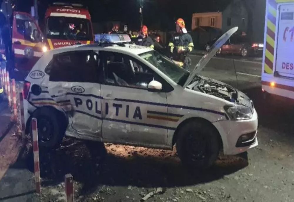 2 polițiști răniți într-un accident în Neamț - Un tânăr DROGAT cu BMW a izbit în plin autospeciala de poliție - FOTO