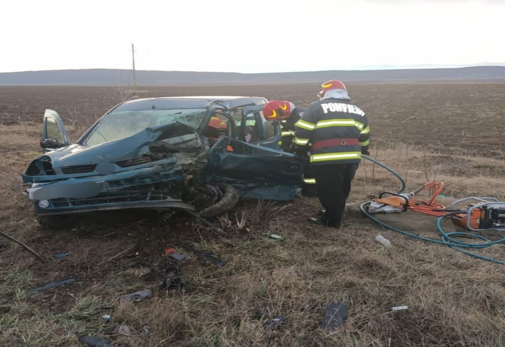 Trafic blocat în comuna Boțești din cauza unui accident rutier grav. Un bărbat a murit