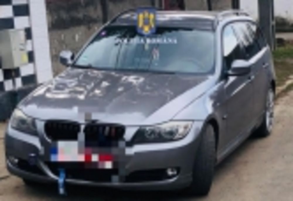 Bolid furat din Spania, găsit de polițiști în Roman