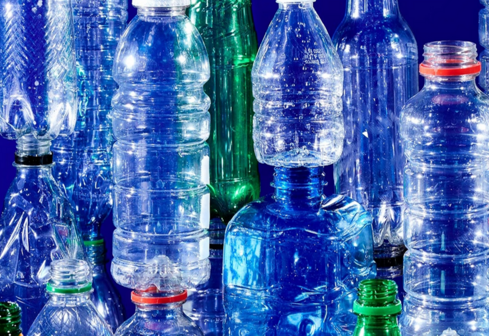 Refolosești ambalajele din plastic? Iată cât de sigur este acest obicei