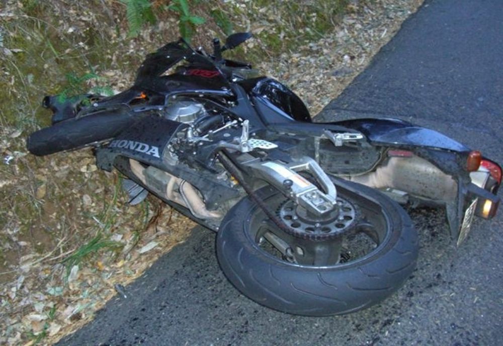 Adolescent pe motocicletă, rănit într-un accident rutier