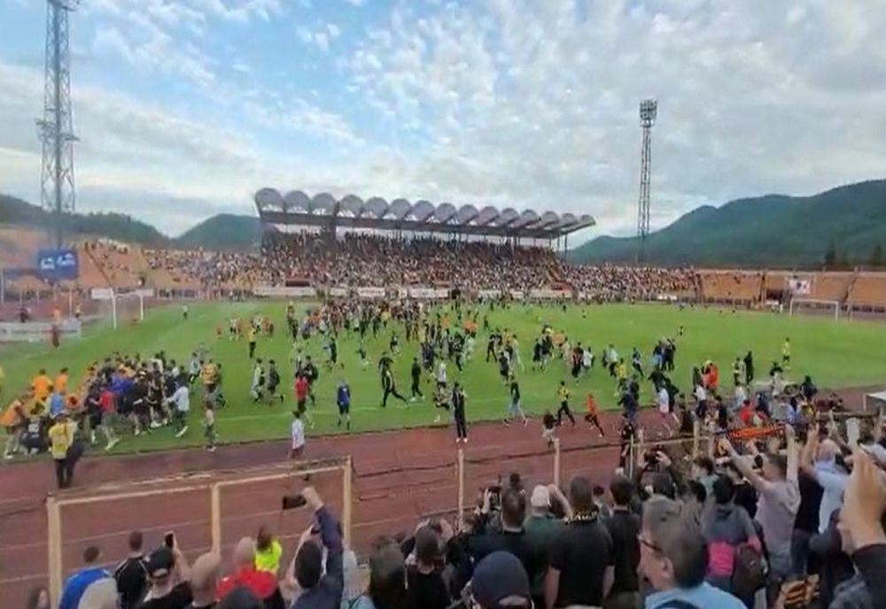 VIDEO Nebunie sub Pietricica! Ceahlăul Piatra Neamț a promovat în Liga a 2-a după 7 ani