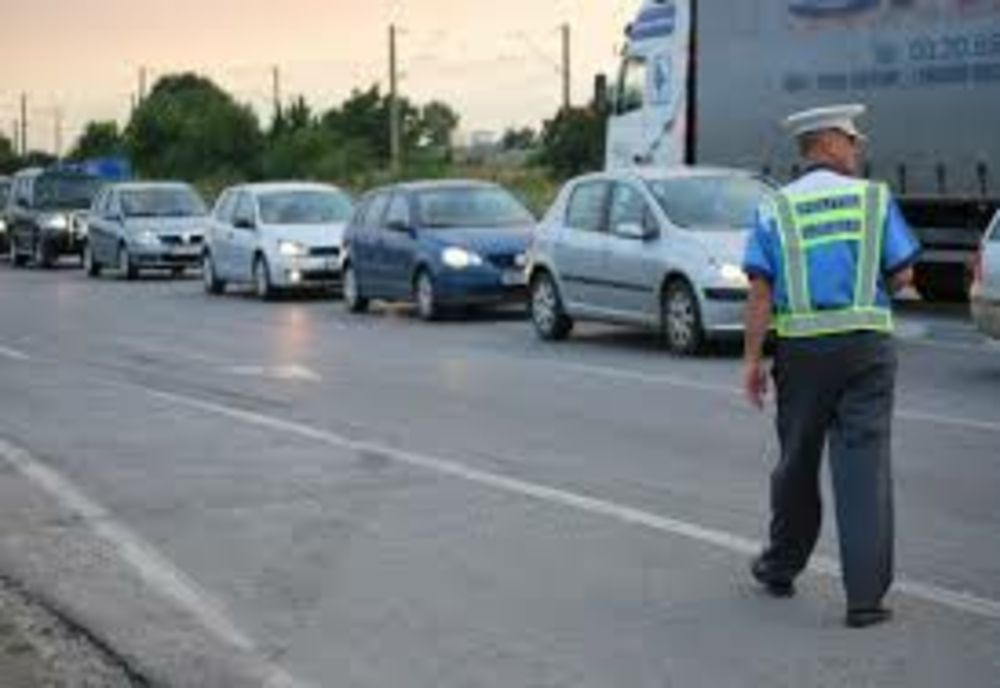 Şoferii, obligaţi să folosească luminile de întâlnire în timpul zilei pe toate categoriile de drumuri
