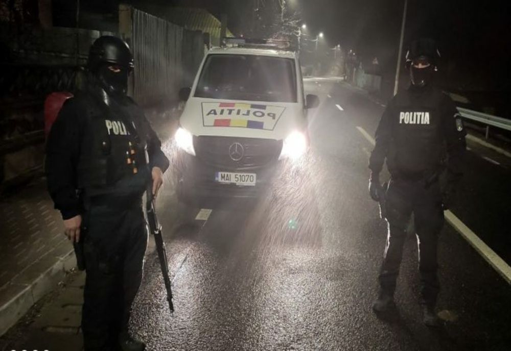 Scandal în plină stradă, aseară, la Roman. O persoană a murit! 