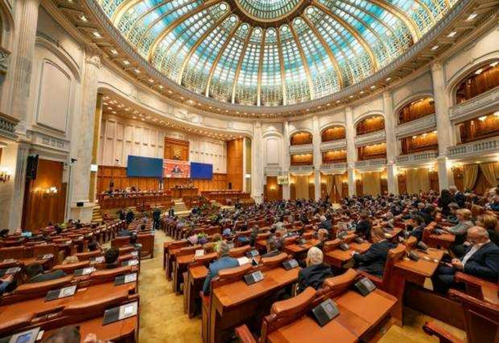 VIDEO SENAT: A ÎNCEPUT DEZBATEREA MOȚIUNII SIMPLE PRIVIND SISTEMUL DE PENSII