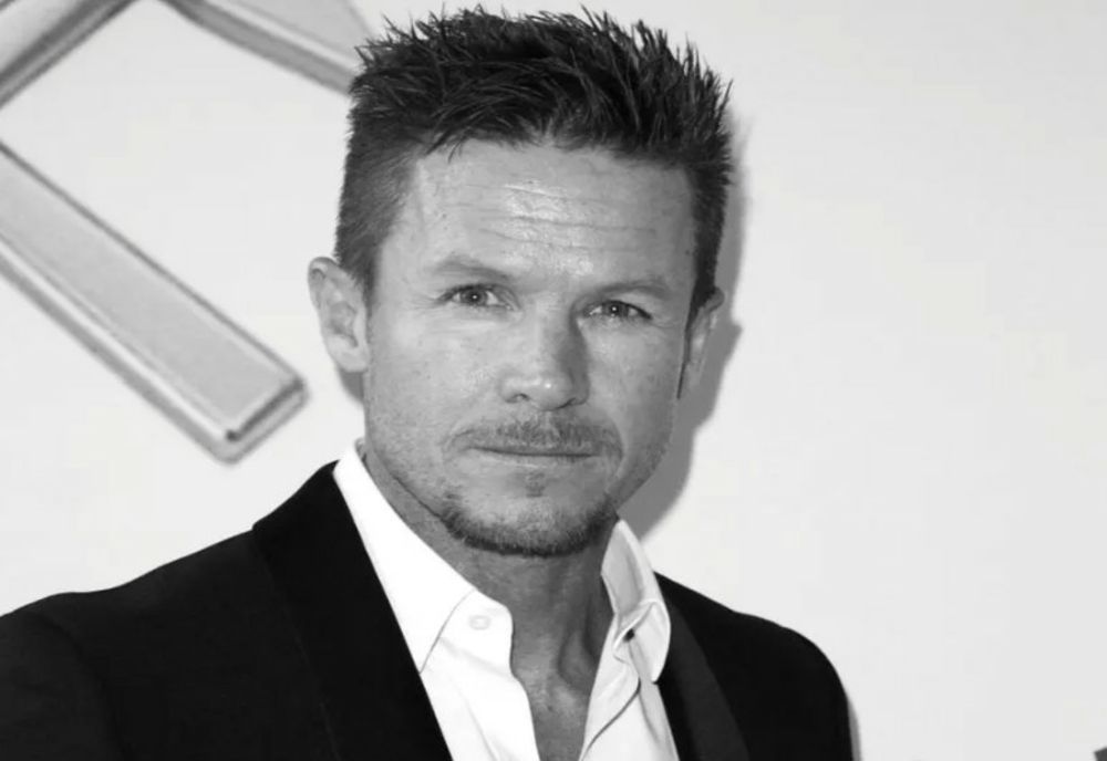 TRUPUL NEÎNSUFLEȚIT AL PARAȘUTISTULUI FELIX BAUMGARTNER, REPATRIAT ÎN AUSTRIA