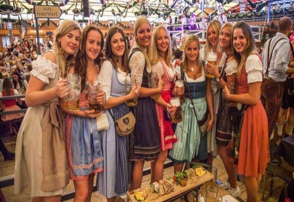 FESTIVALUL ORIGINAL OKTOBERFEST, PENTRU PRIMA DATĂ ÎN ROMÂNIA