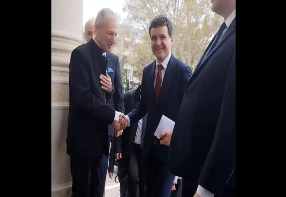 NICUȘOR DAN, PRIMIT CU HUIDUIELI LA TEATRUL NAȚIONAL DIN IAȘI - VIDEO 