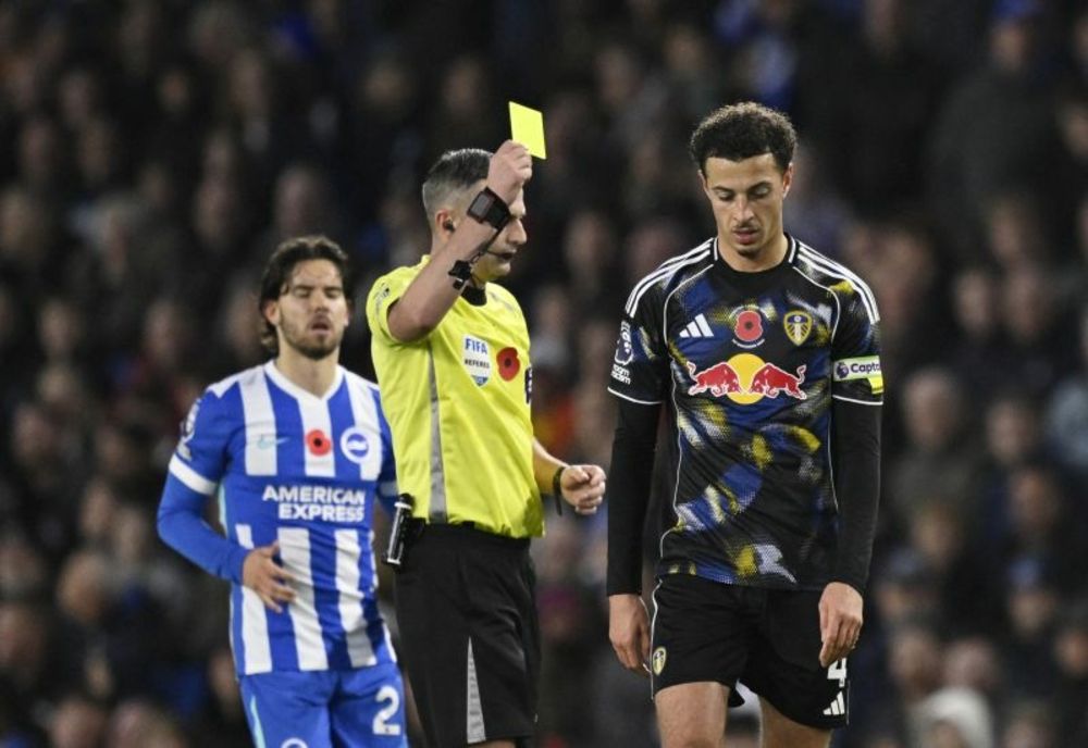 Fotbal / Englezul Michael Oliver va arbitra România în Bosnia