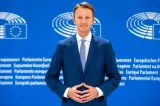 Cu ce echipă ține Siegfried Mureșan. Premierul desemnat de Nicușor Dan este fanul unei formații de tradiție