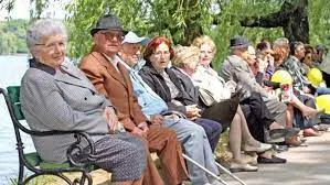 Pensionari in parc