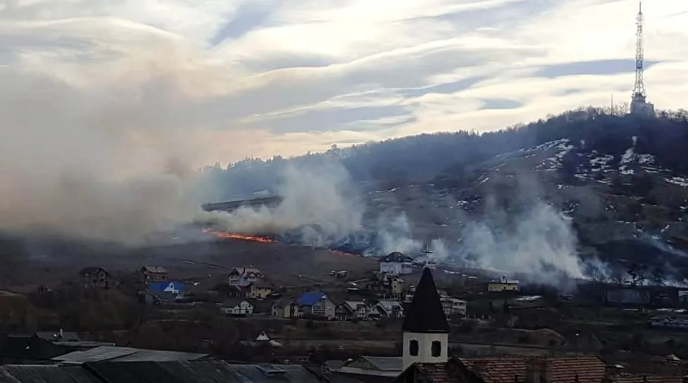 incendiu-vegetație-uscată