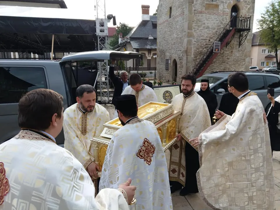 Protopopiatul Piatra-Neamț în colaborare cu Parohia „Sf. Ioan Domnesc” organizează astăzi, 23 iunie, la ora 19:00, procesiunea cu moaștele Sfântului Gheorghe Pelerinul.