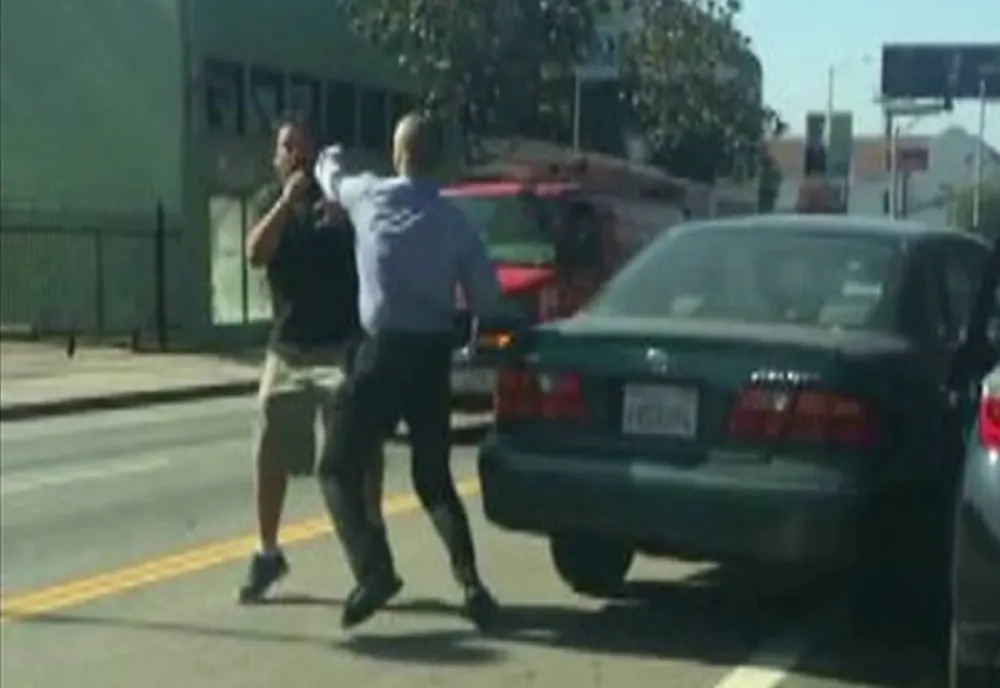 Pericol în trafic! Un șofer beat și violent a fost liniștit de polițiști în arest!