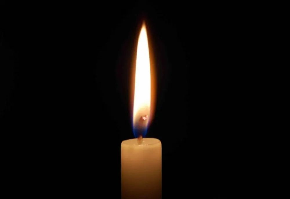 O femeie a murit carbonizată din cauza unei lumânări
