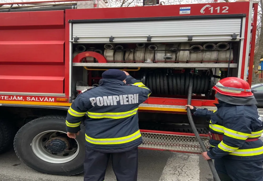 O oală uitată pe foc a pus pompierii în alertă