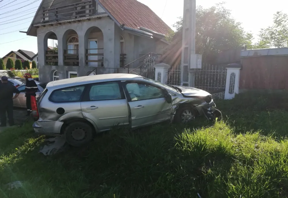 Autoturism ieșit în decor la Bălțătești