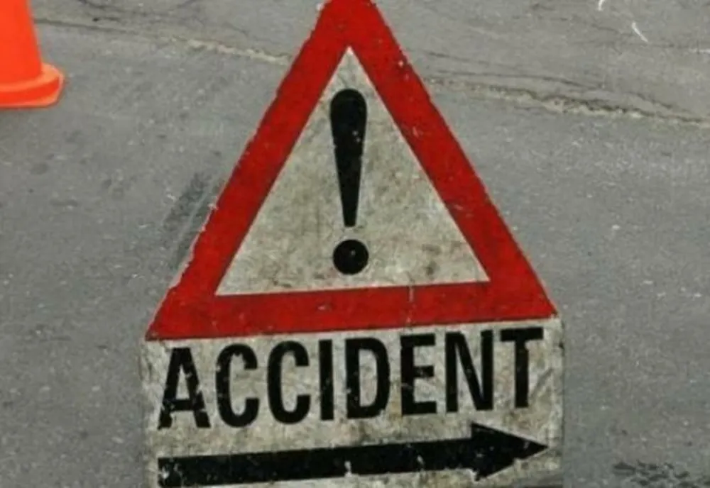 O femeie a ajuns la spital în urma unui accident rutier