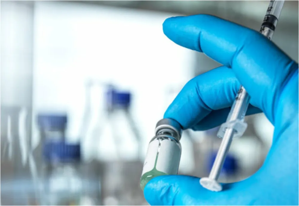 Începe vaccinarea cu a TREIA DOZĂ! Vezi exact când și cine are prioritate