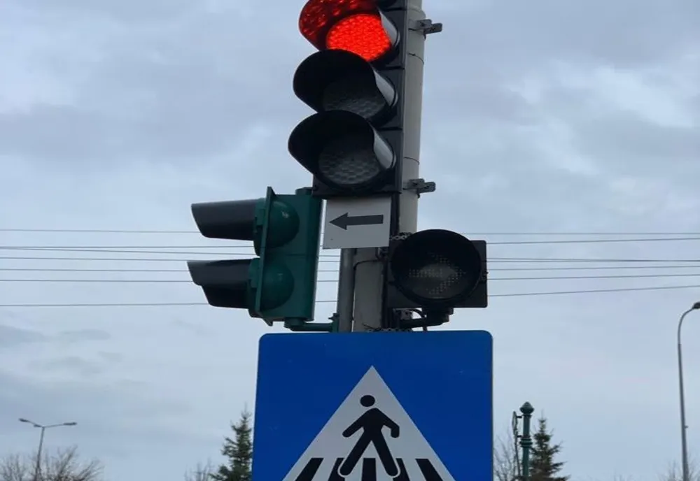 Un minor de 8 ani a trecut strada pe roșu. A ajuns la spital