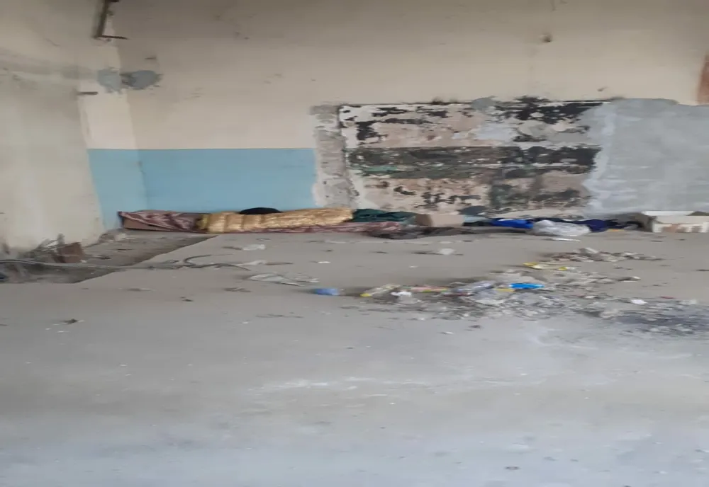 Oamenii fără adăpost înghețată pe străzile din Piatra-Neamț, dar refuză ajutorul