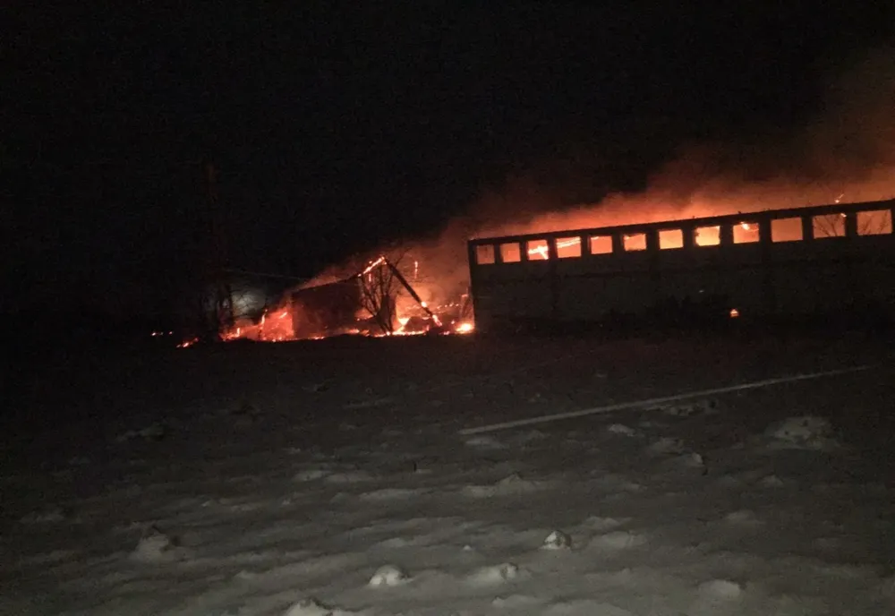 Incendiu violent la un gater din Rediu