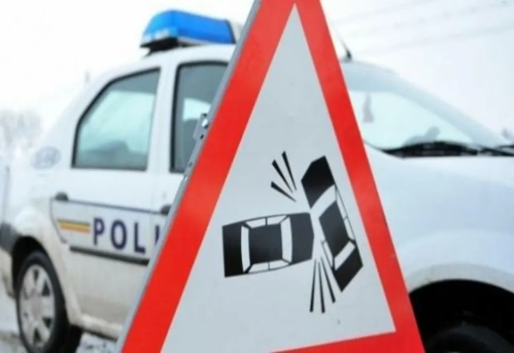 Două adolescente rănite într-un accident rutier, după ce mașina în care se aflau s-a răsturnat