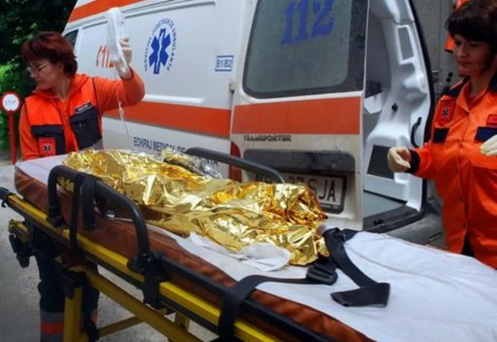 Incendiu la Tașca! O bătrănă a suferit arsuri la nivelul capului și a mâinilor