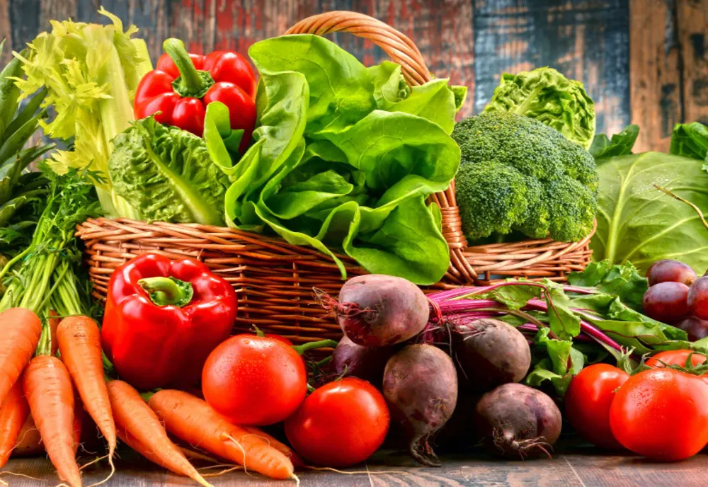 Legumele din serele românești, un adevărat pericol pentru sănătate! În peste 40% dintre acestea s-au descoperit urme de substanțe toxice