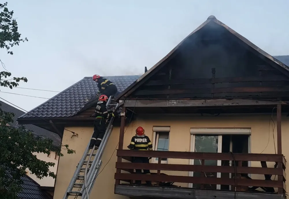 Incendiu la o casă din Piatra-Neamț! Focul a pornit de la un scurtciruit