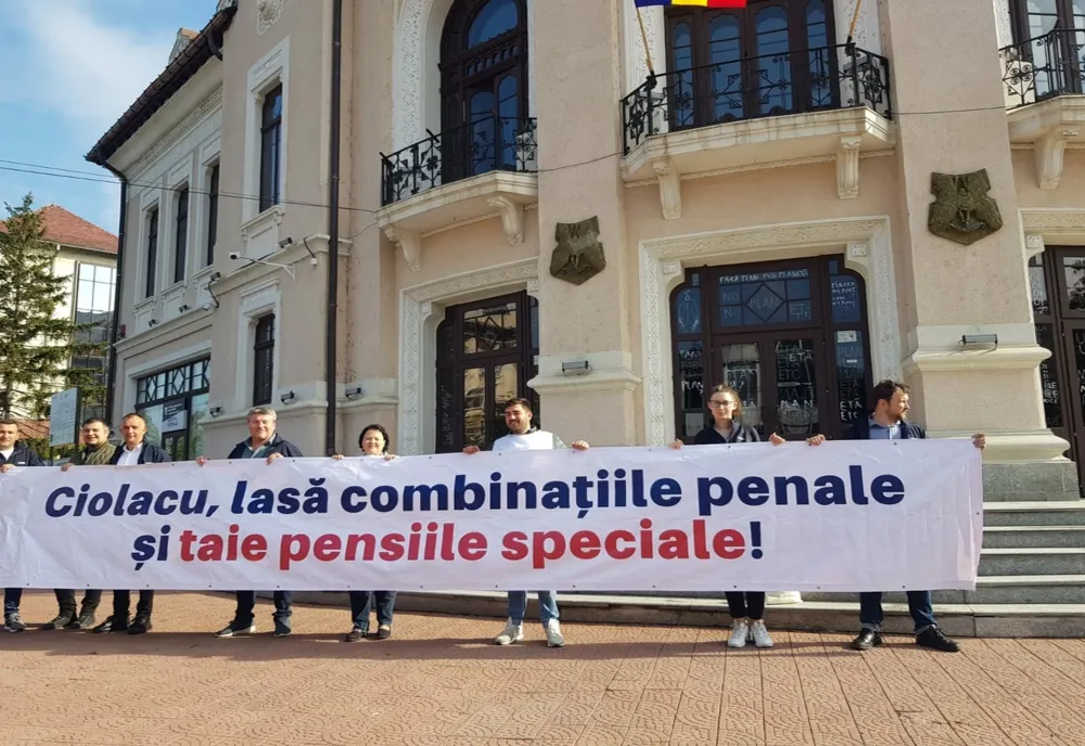 USR Neamț cere noului Guvern tăierea pensiilor speciale