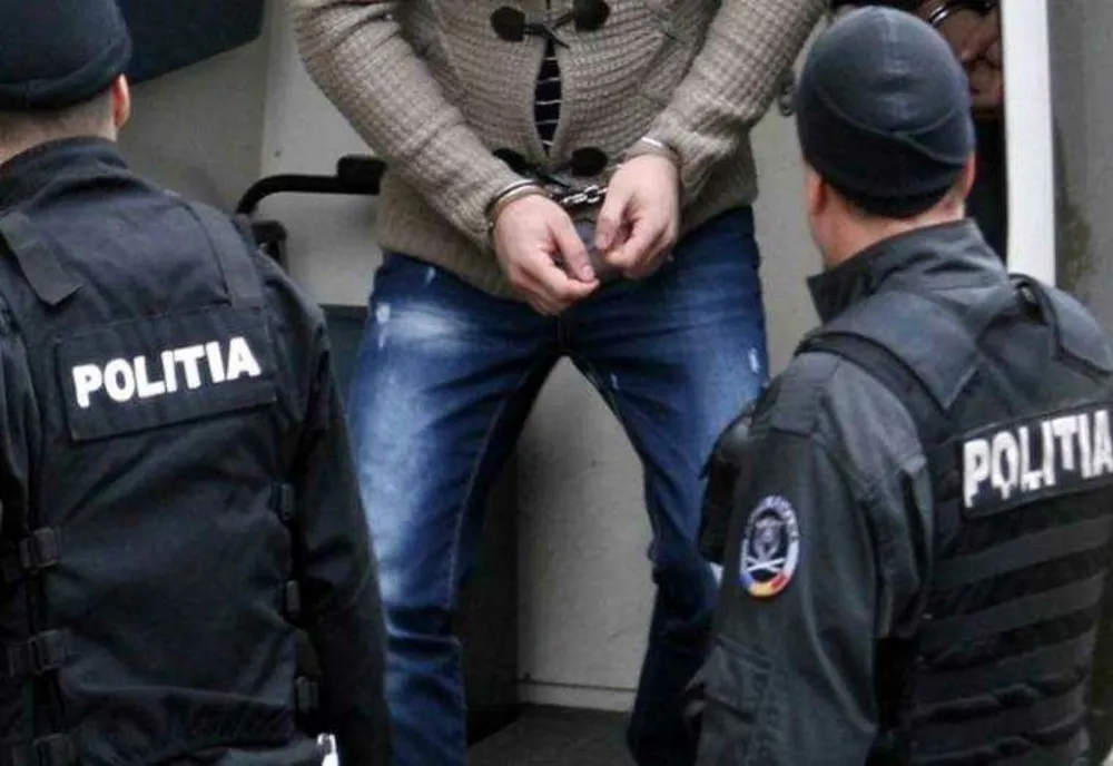 Agresor care și-a lovit o vecină cu lopata, arestat preventiv