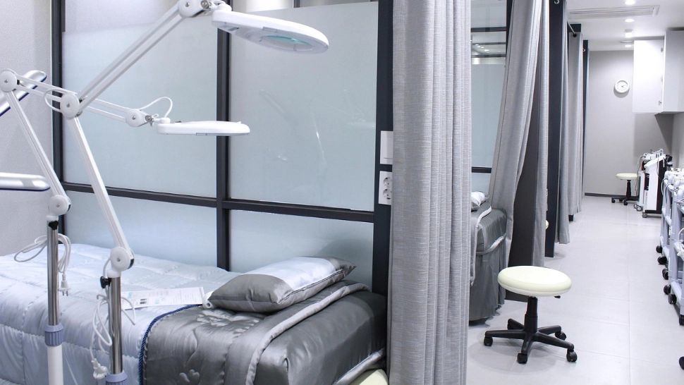 Conducerea SJU Piatra-Neamț: decesele din ATI nu sunt puse direct pe seama focarului, iar managerul acuză un posibil conflict de interese la DSP