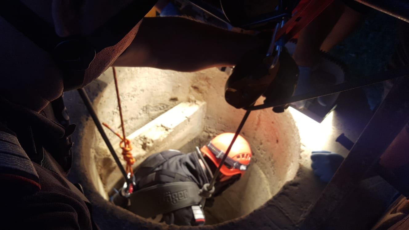 cadavru fantana pompieri 2