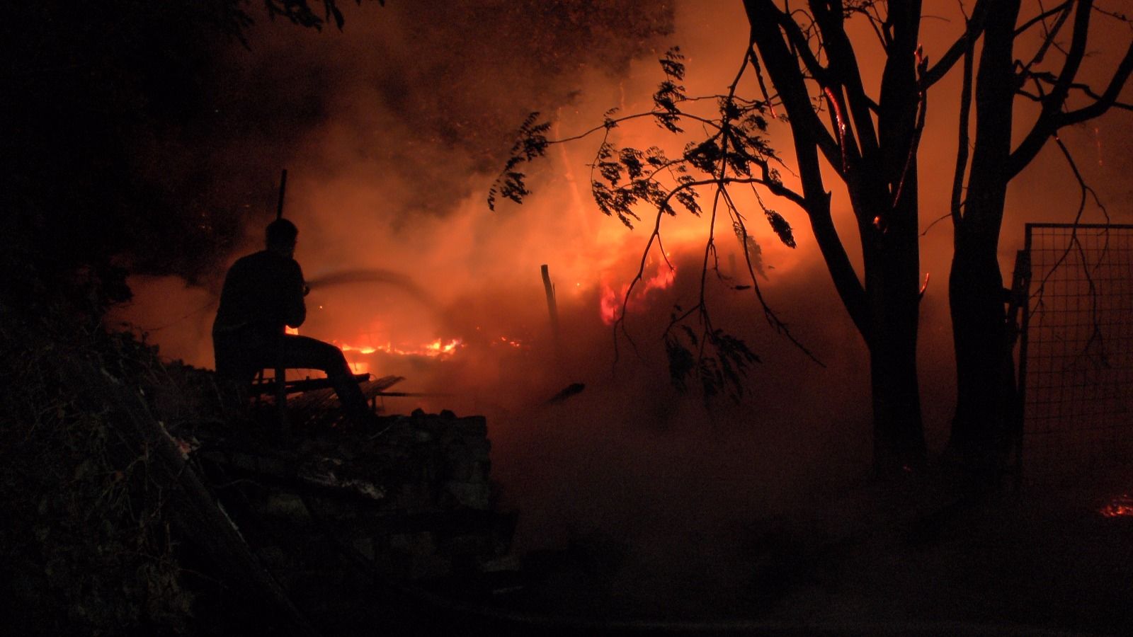 incendiu piatra neamt 7 mistuit