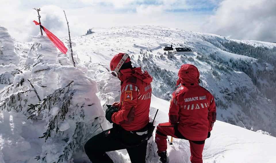 salvamont zapada iarna neamt